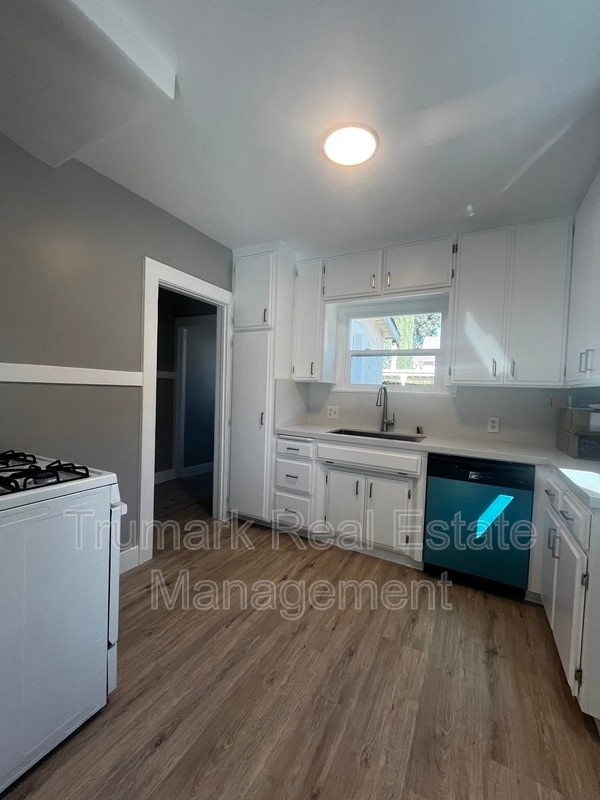 Building Photo - 1349 Elizabeth St