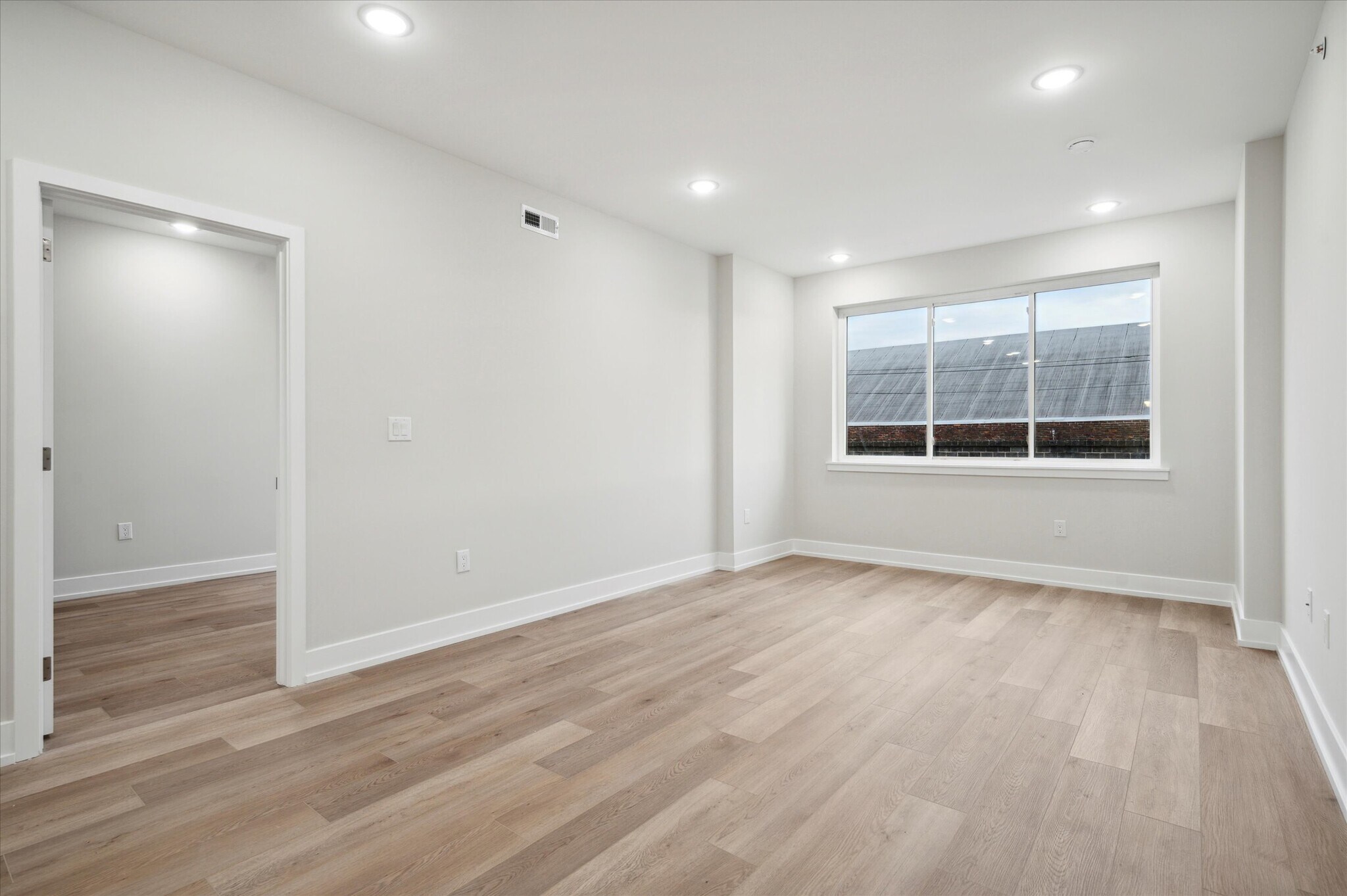Building Photo - 701 N 40th St