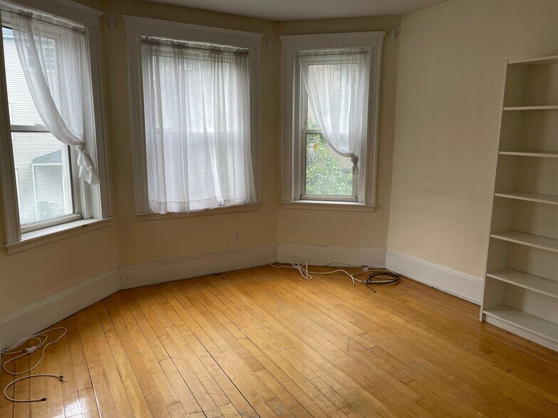 Primary Photo - 294 Harvard St