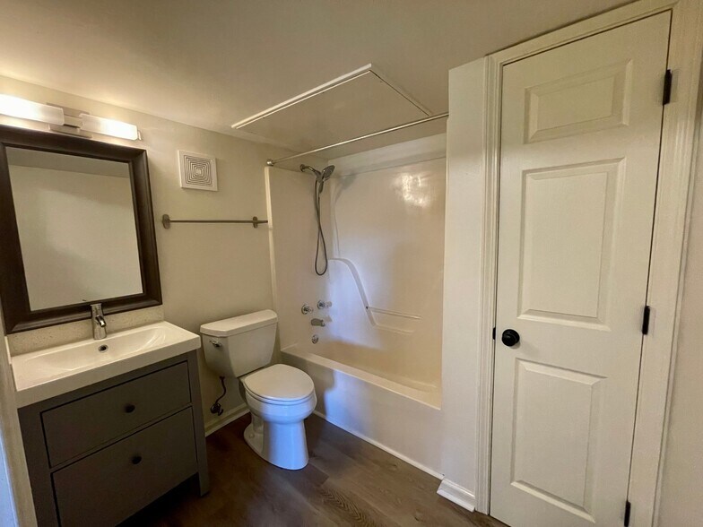 Building Photo - 2200 S Louisiana St