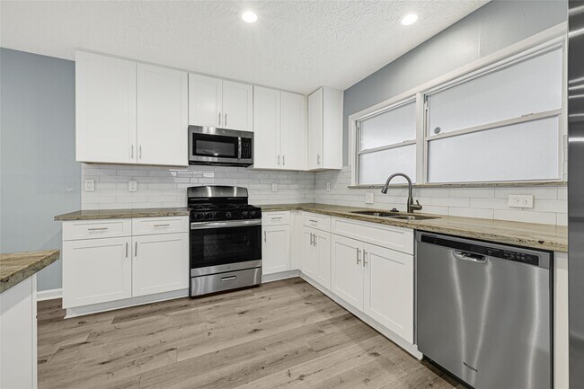 Building Photo - 2131 Counter Point Dr