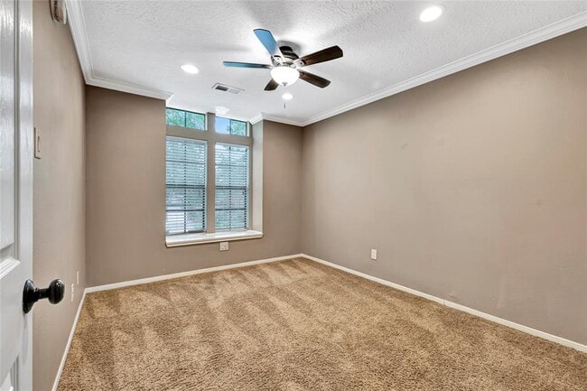Building Photo - 15131 Cranbourne Dr