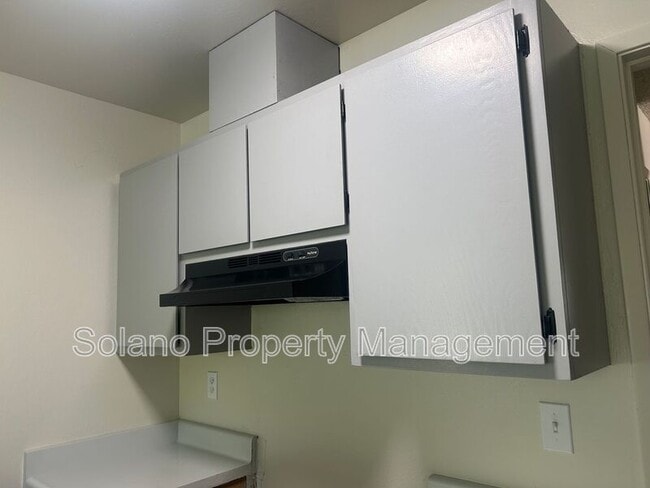 Building Photo - 766 E Tabor Ave