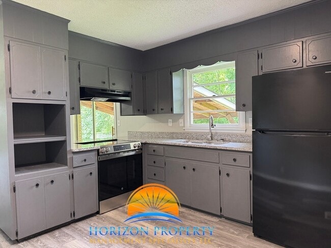 Building Photo - 6117 Colfax Rd NW