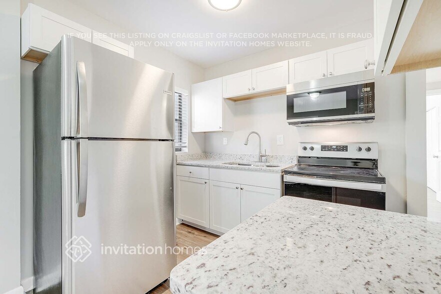 Building Photo - 4025 Loys Dr