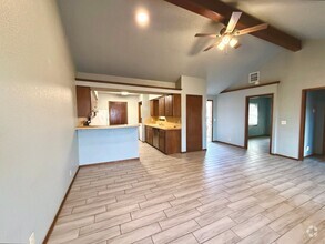 Building Photo - 2BD 1BA Duplex in NW OKC!