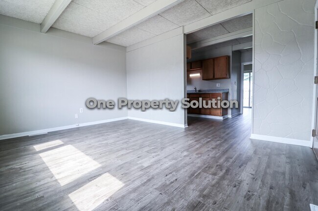 Building Photo - 1309 Logan St