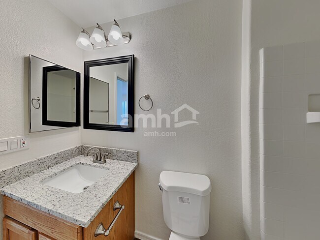 Building Photo - 7856 S Splinter Way