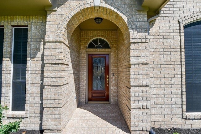 Building Photo - 10018 Park Meadow Dr