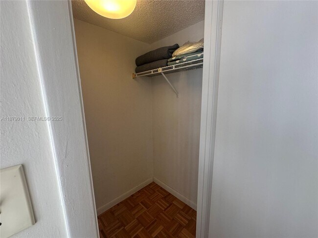 Building Photo - 5415 Collins Ave