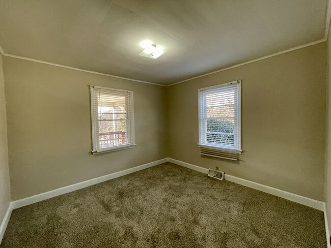 Building Photo - 2421 Old Forest Rd