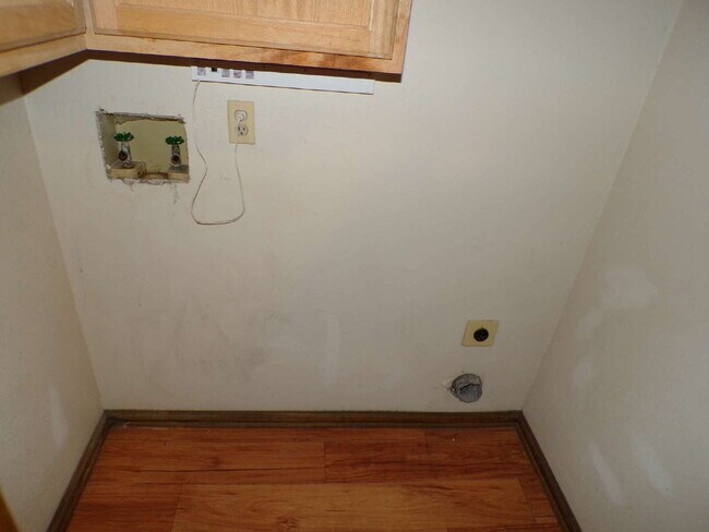 Building Photo - Four Lakes - Centennial - 3 Bedroom - 3 Ba...