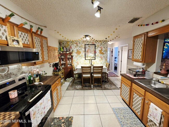 Building Photo - 5671 Ellis Trace Dr