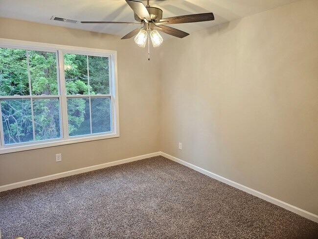 Building Photo - 1/2 Off FIRST MONTH'S RENT! MAY SPECIAL ON...
