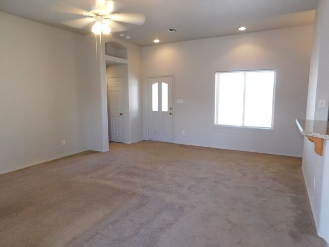 Building Photo - 3 BED 2 BATH IN YUMA EAST!