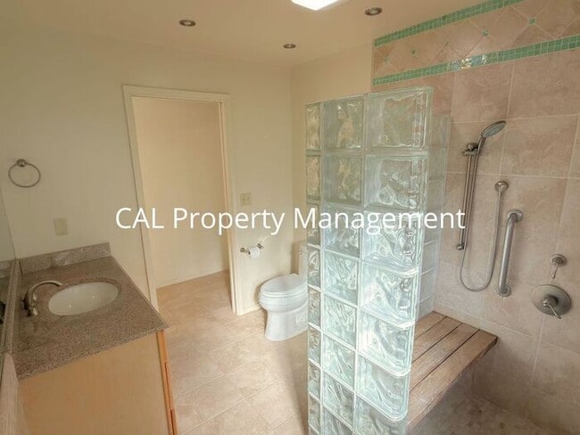 Building Photo - Beautiful 3-Bedroom Pebble Beach Home!