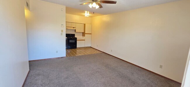 Building Photo - 1041 N Mesa Dr