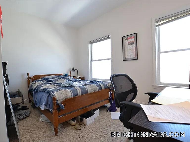 Building Photo - 8 Glencoe St