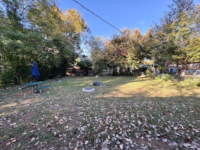 Building Photo - Adorable in Arlington: 3- Bedrooms 1- Bathroom 1- Car Garage
