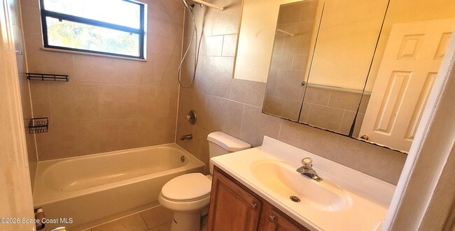 Building Photo - 1048 Hazelwood Dr