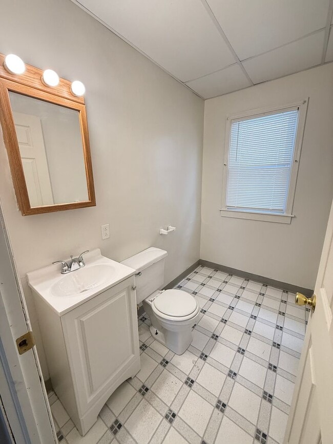 Building Photo - Well-Maintained 4-Bedroom Home with Historical Charm Near Downtown Jackson