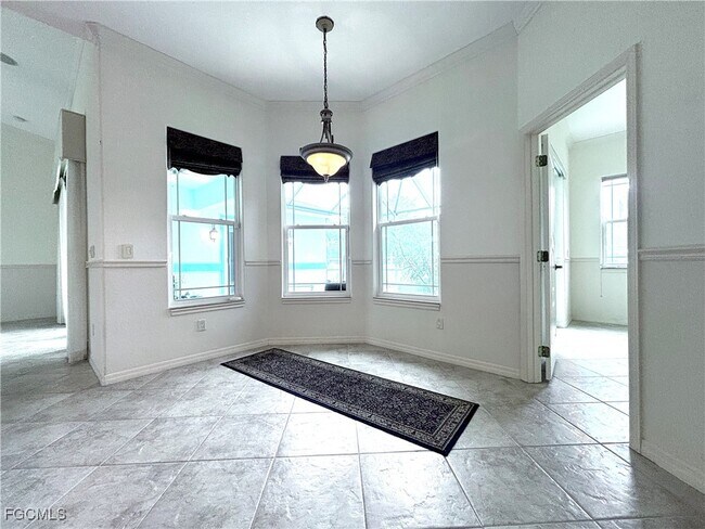 Building Photo - 14791 Royal Oak Ct