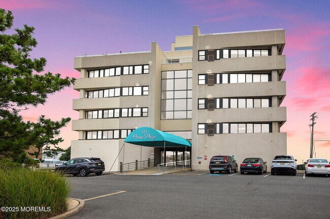 Primary Photo - 525 Ocean Blvd