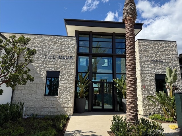 Building Photo - 995 Poppy Ct