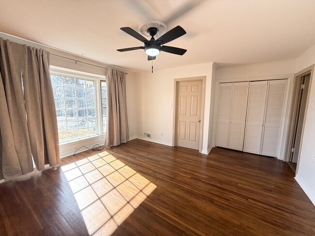 Building Photo - 1100 W Grand Ave