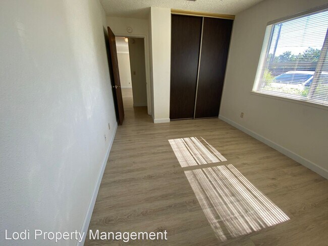 Building Photo - 2440 Cochran Rd