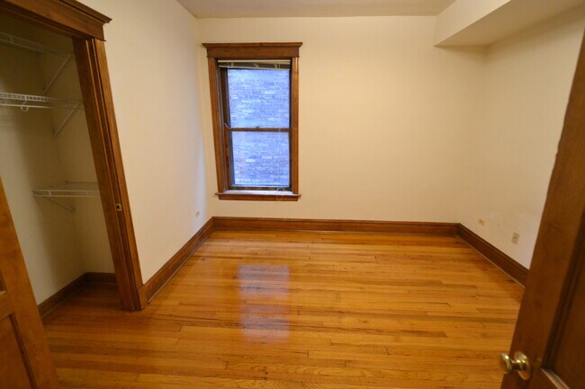 Building Photo - 3122 N California Ave