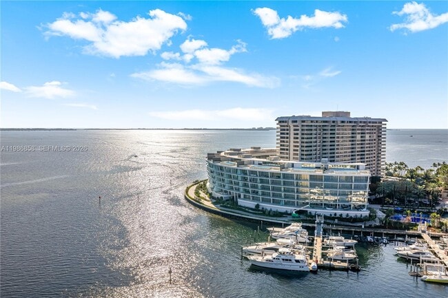 Building Photo - 5 Grove Isle Dr