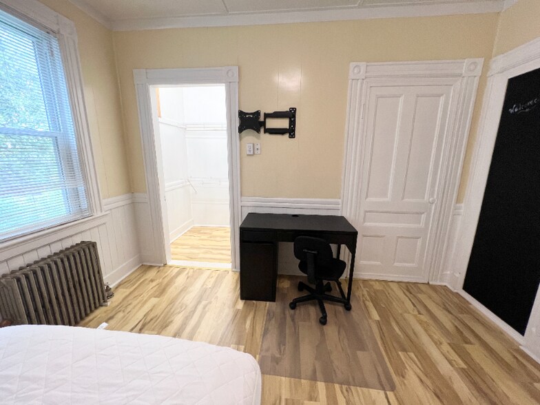 Building Photo - 205 Washington Ave