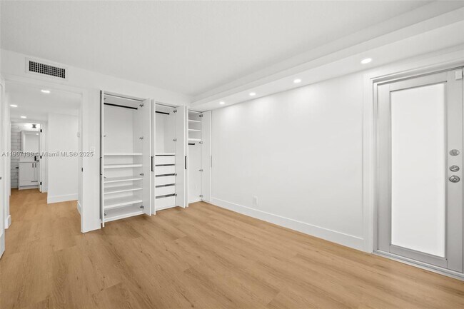 Building Photo - 8107 SW 72nd Ave