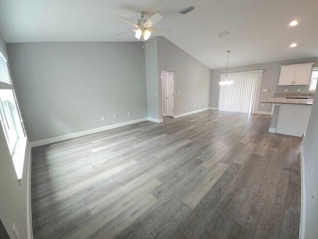 Building Photo - 7 Spruce Loop Way