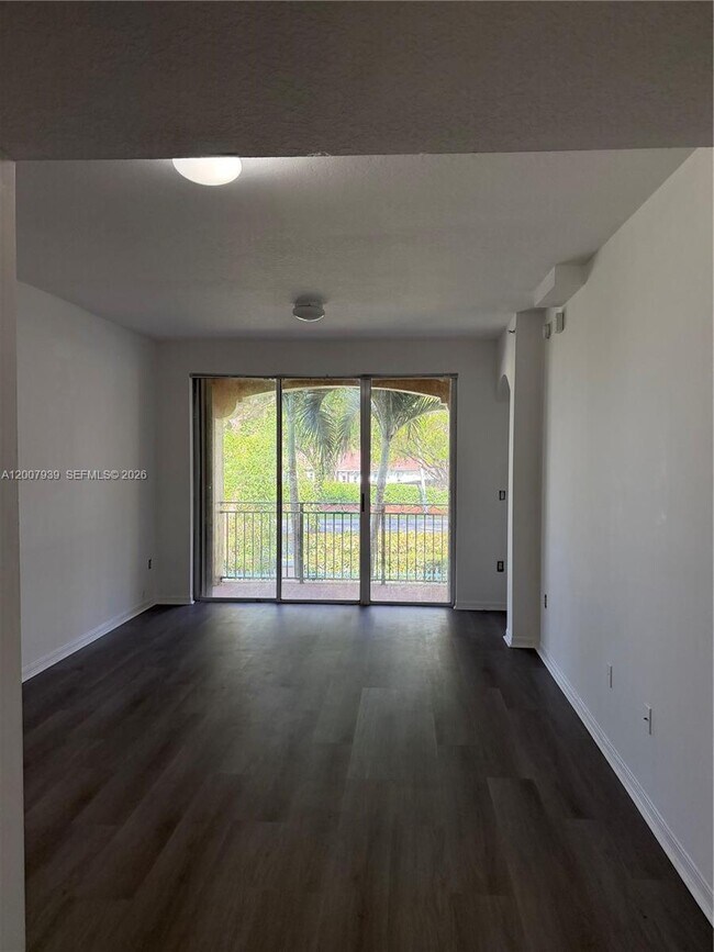 Building Photo - 6500 NW 114th Ave