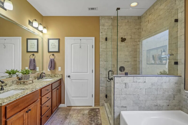 Building Photo - 122 Big Oaks Ln