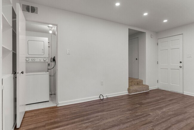 Building Photo - 53 Faris Cir