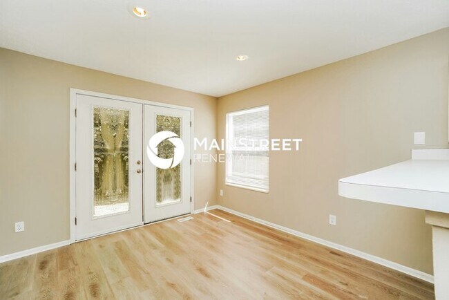 Building Photo - 3 Bedroom Pet-Friendly Home in COLUMBUS, OH with Main Street Renewal