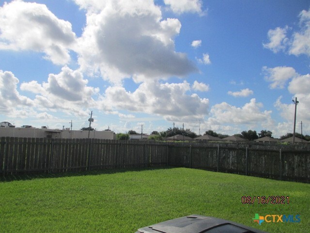 Building Photo - 104 Gemini Ct