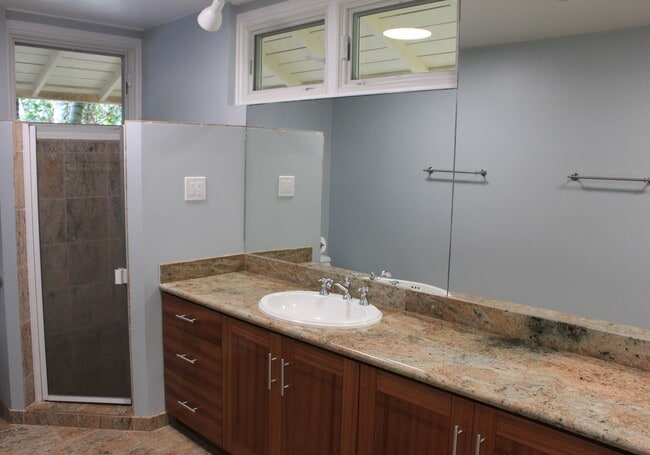 Building Photo - 4505 Kolohala St