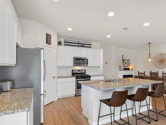 Building Photo - 4104 Porter Farm Rd