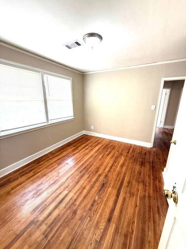 Building Photo - ** 3 Bed 2 Bath located off Zelda Road ** Call 334-366-9198 to schedule a self-tour