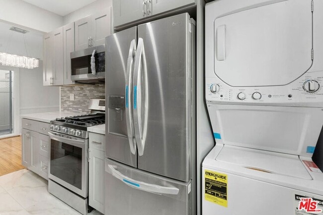 Building Photo - 9623 Charleville Blvd