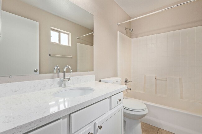 Building Photo - Freshly Remodeled Home in Apache Junction