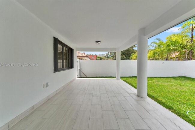 Building Photo - 456 SW 20th Rd