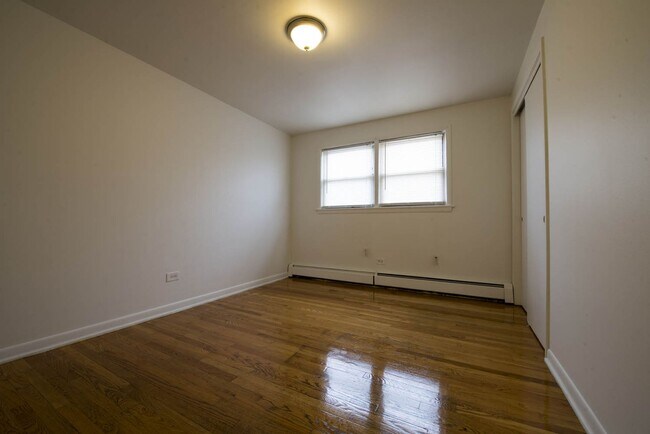 Building Photo - 304 East 147th