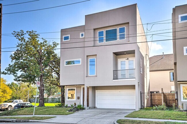 Building Photo - 6403 Bowling Green St