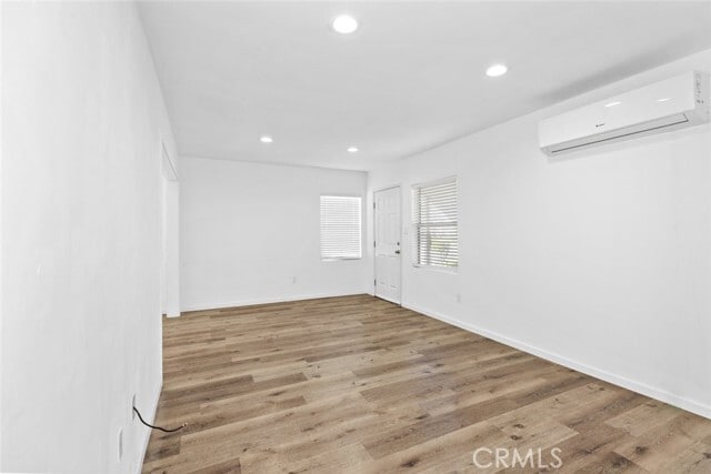 Building Photo - 676 W Glenoaks Blvd