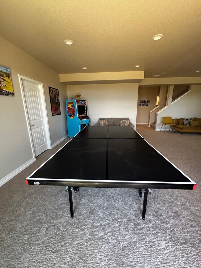 Building Photo - Stunning 5 Bedroom Home in Cordera with access to Community center with pool